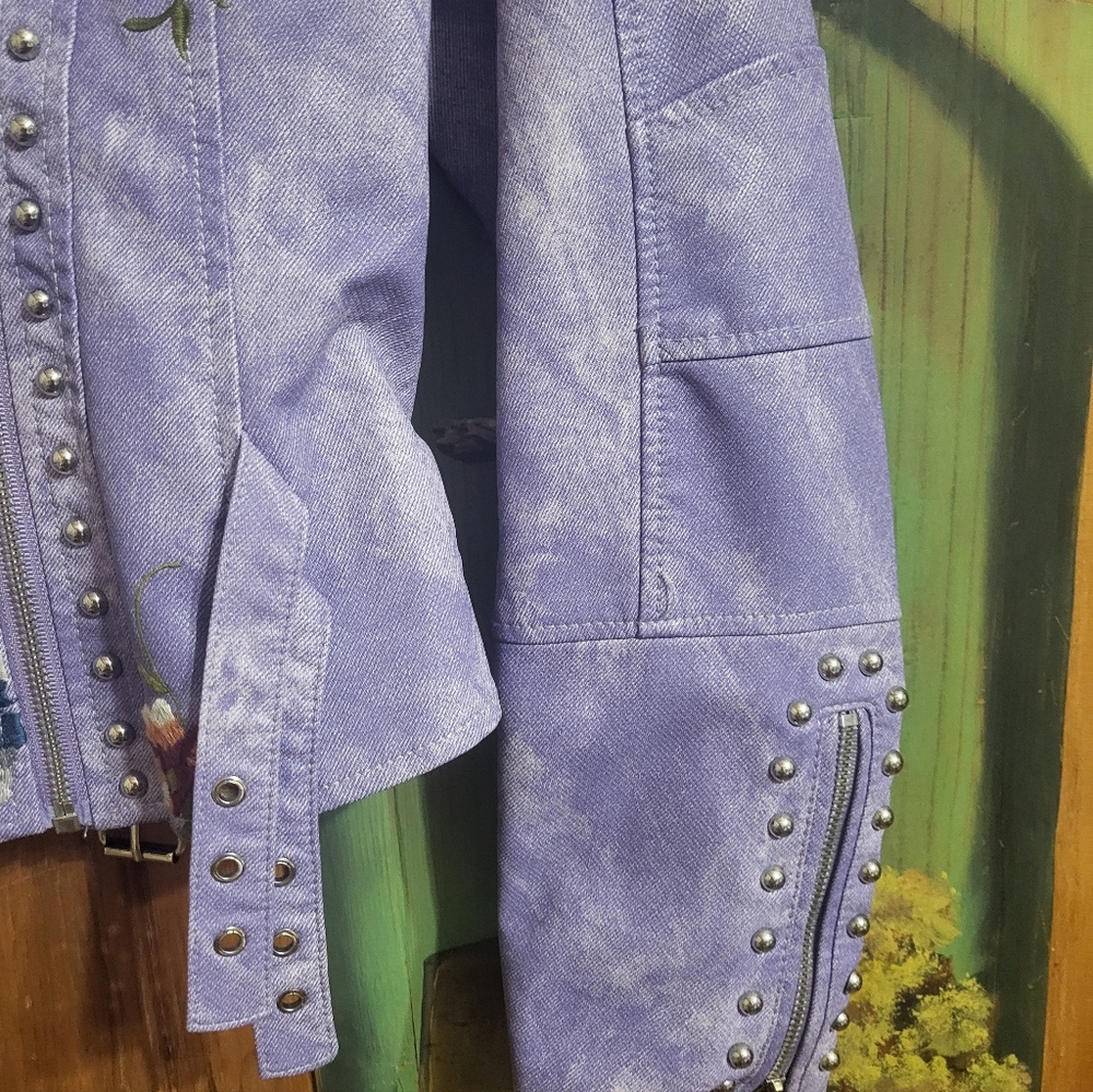 AFTF Basic Women's Embroidered Floral Jacket - Picture 6 of 12
